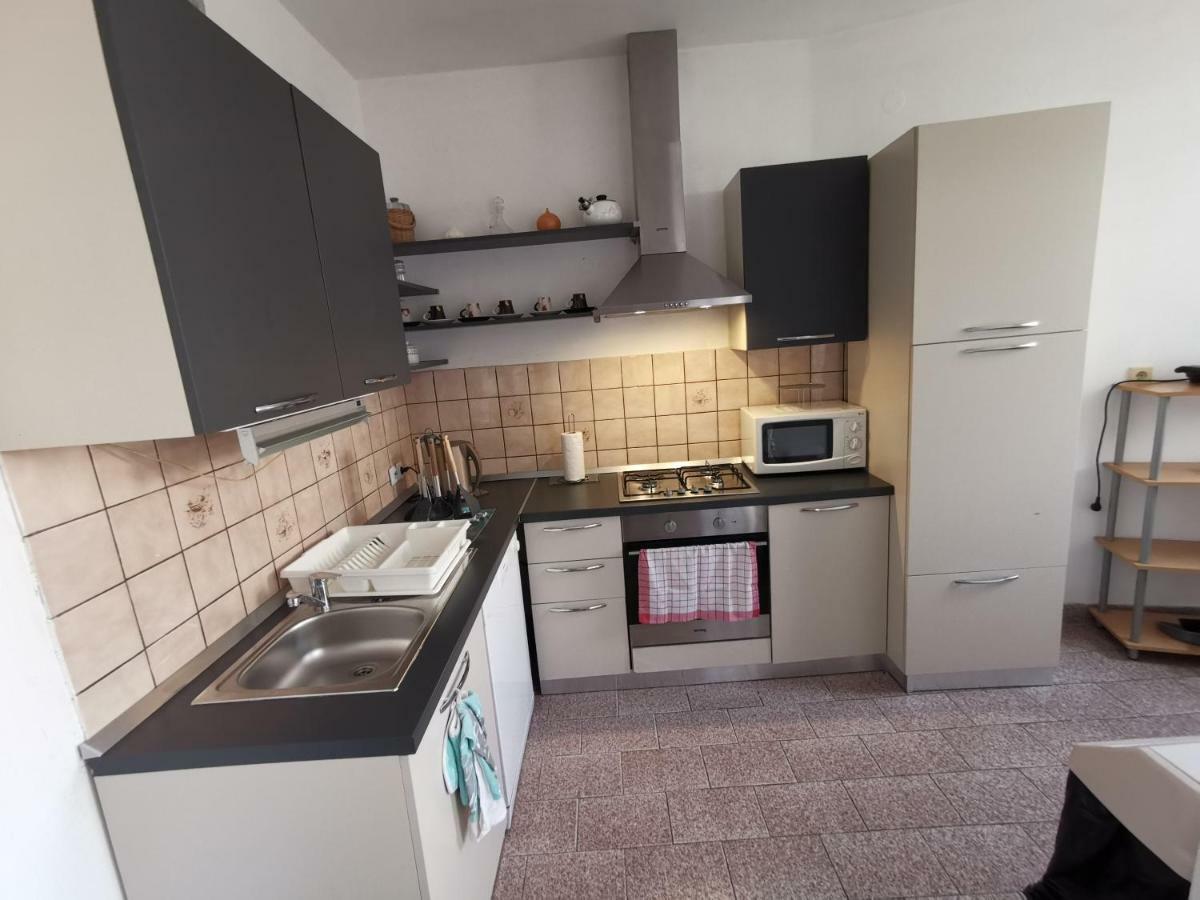 Apartment Old Town Pula Luaran gambar